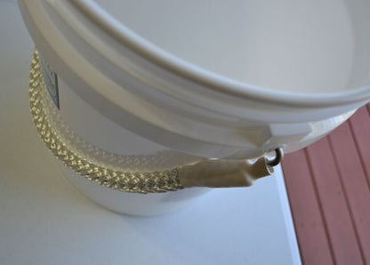 Battlewagon Bucket - 5 Gallon White with White Rope Handle